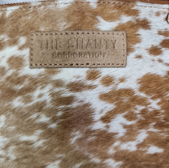 NEW The Shanty Corporation Cowhide Crossbody Pouch Purse - Picture 2 of 8